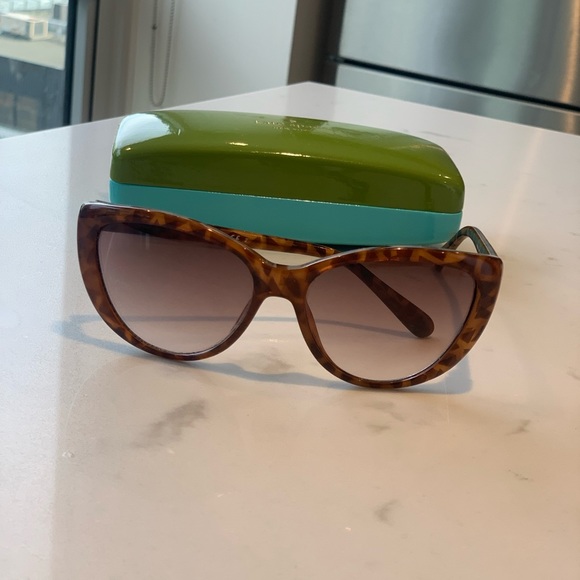 Kate Spade tortoiseshell sunglasses like new - Picture 2 of 5